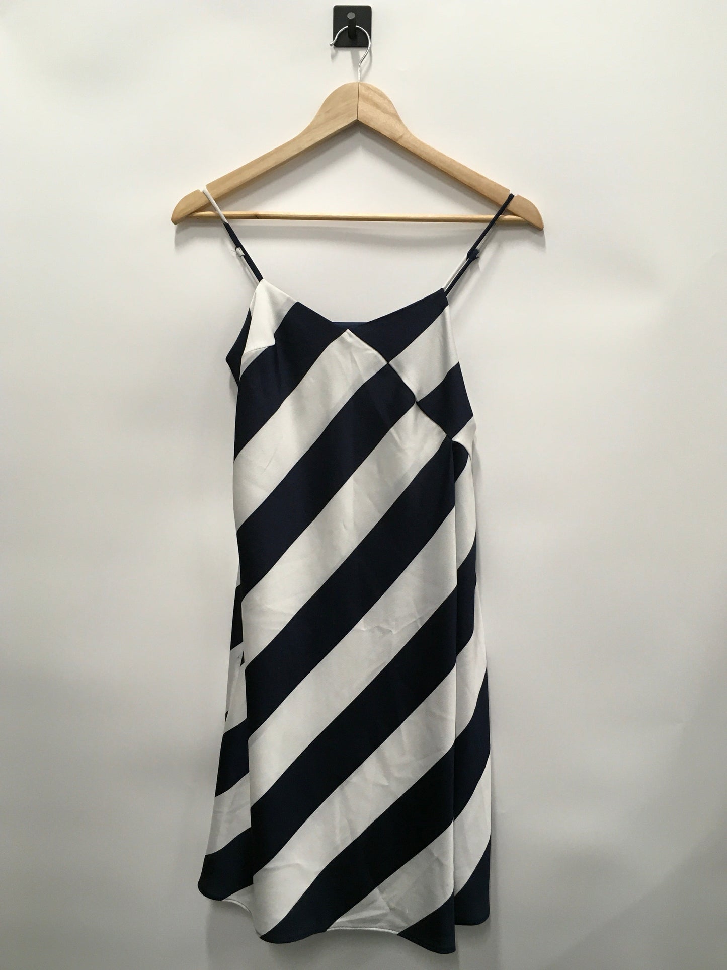 Dress Casual Short By Banana Republic In Blue & White, Size: Petite   Xs