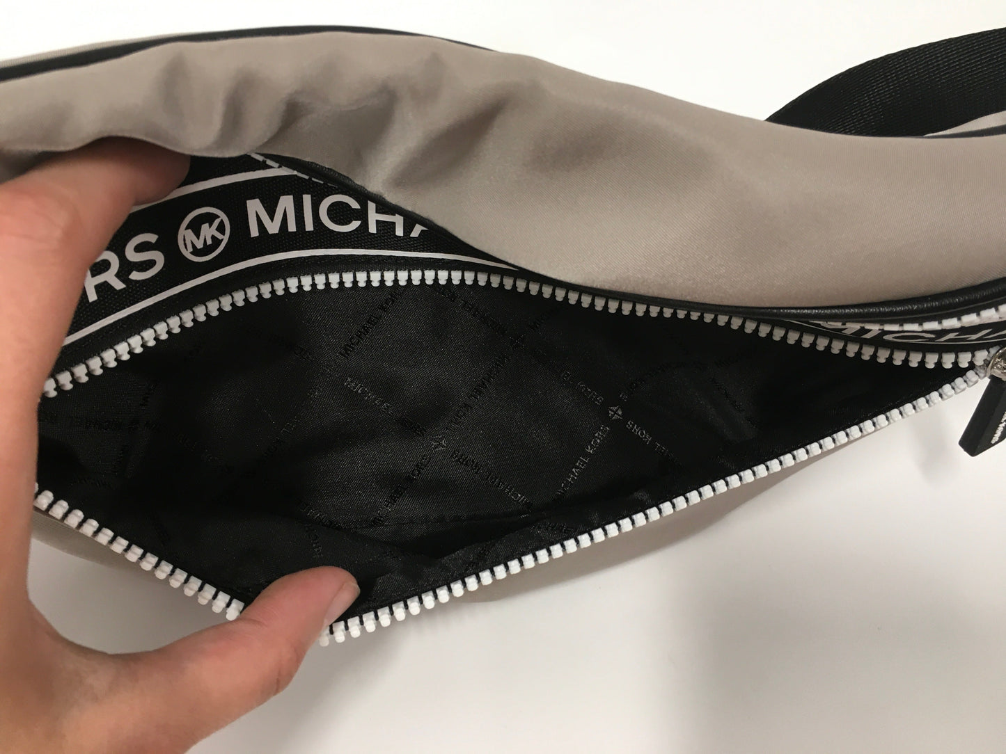 Belt Bag Designer Michael Kors, Size Medium