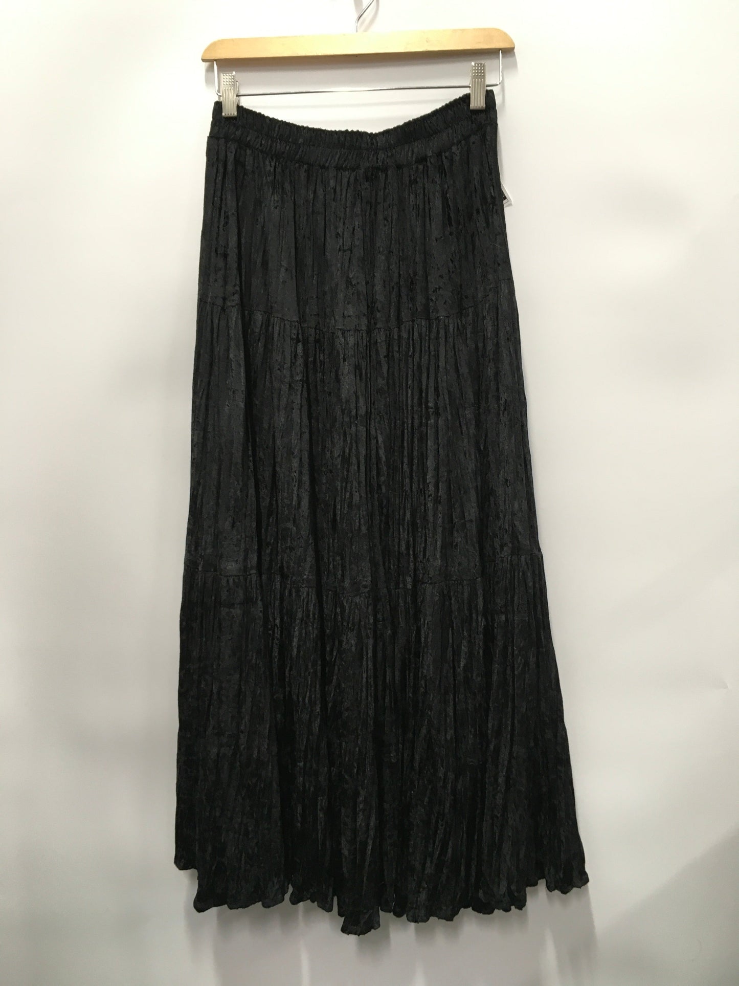 Skirt Maxi By Clothes Mentor In Black, Size: L