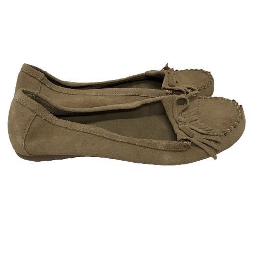 Tan Shoes Flats By Minnetonka, Size: 8.5