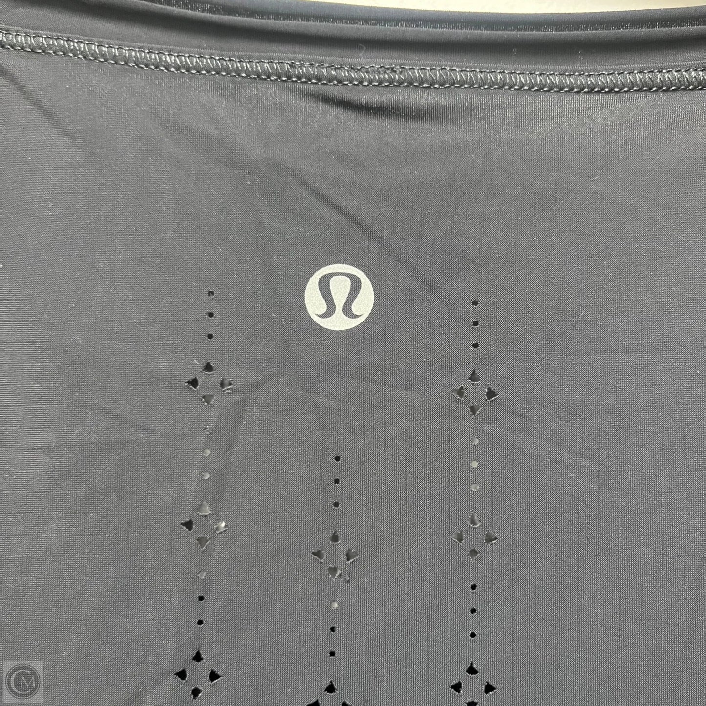 Athletic Top Long Sleeve Collar By Lululemon In Black, Size: 8