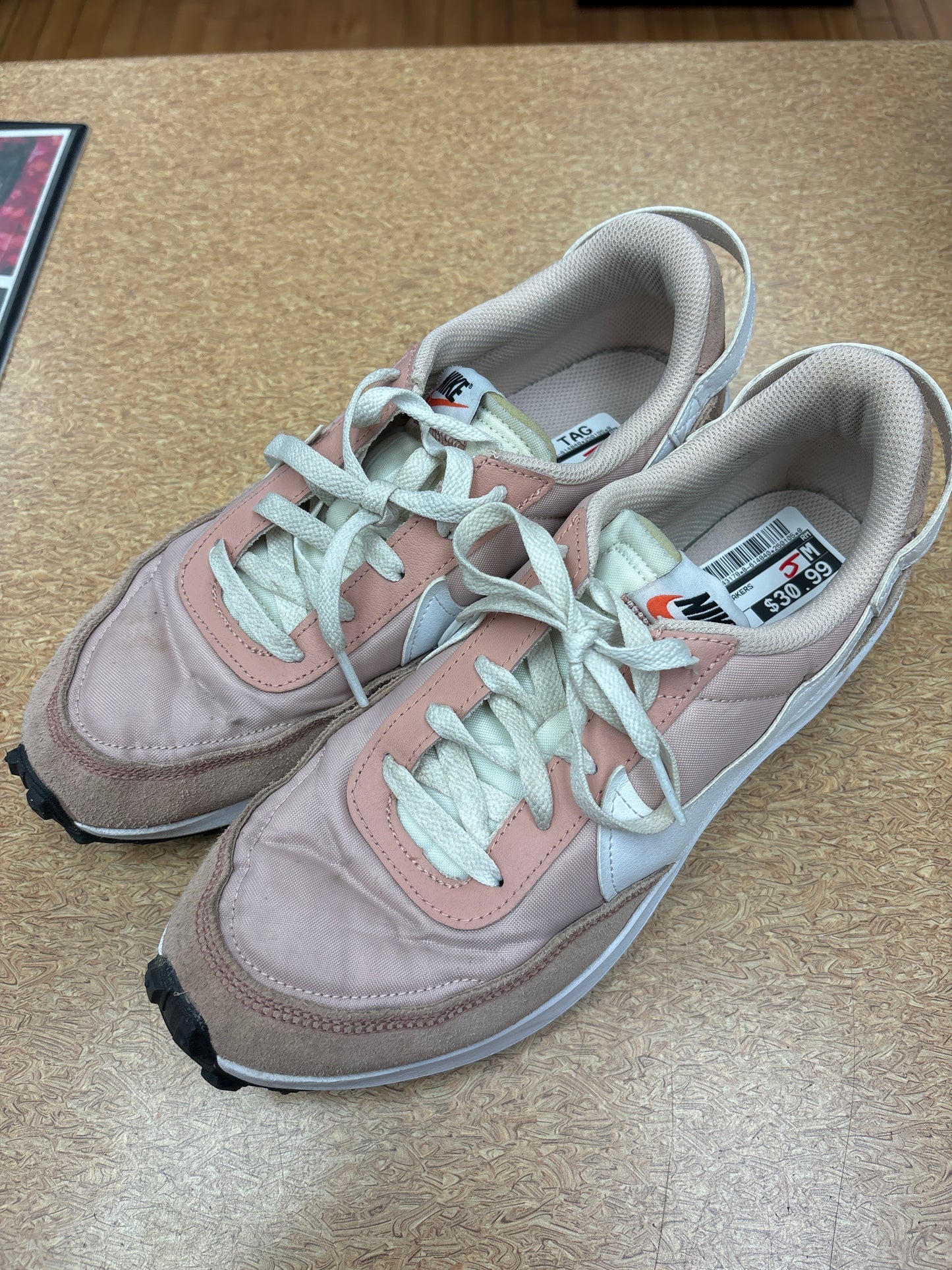 Shoes Sneakers By Nike In Pink, Size: 9.5