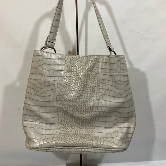 Handbag By Clothes Mentor, Size: Medium