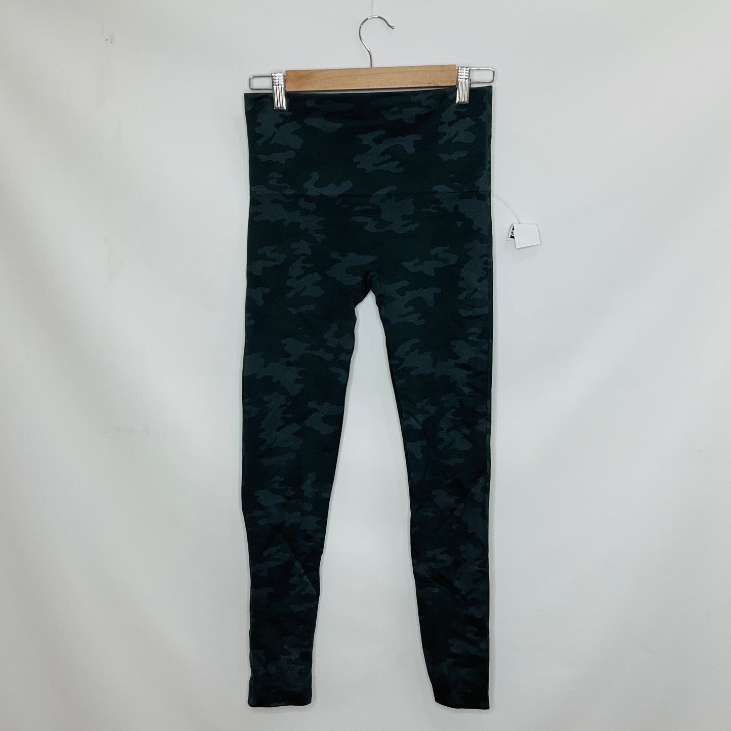 Camouflage Print Athletic Leggings Spanx, Size L