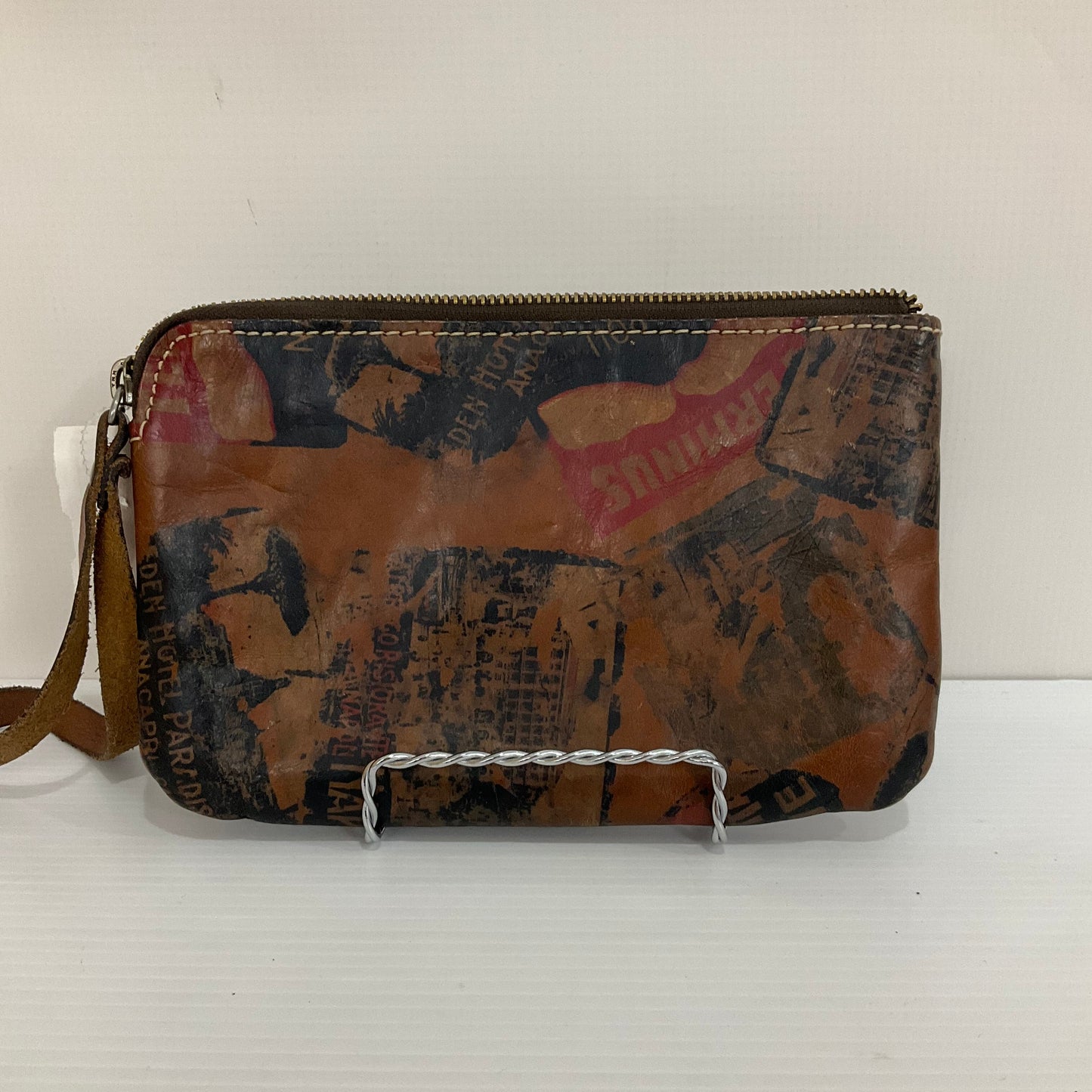 Wristlet By Patricia Nash, Size: Medium