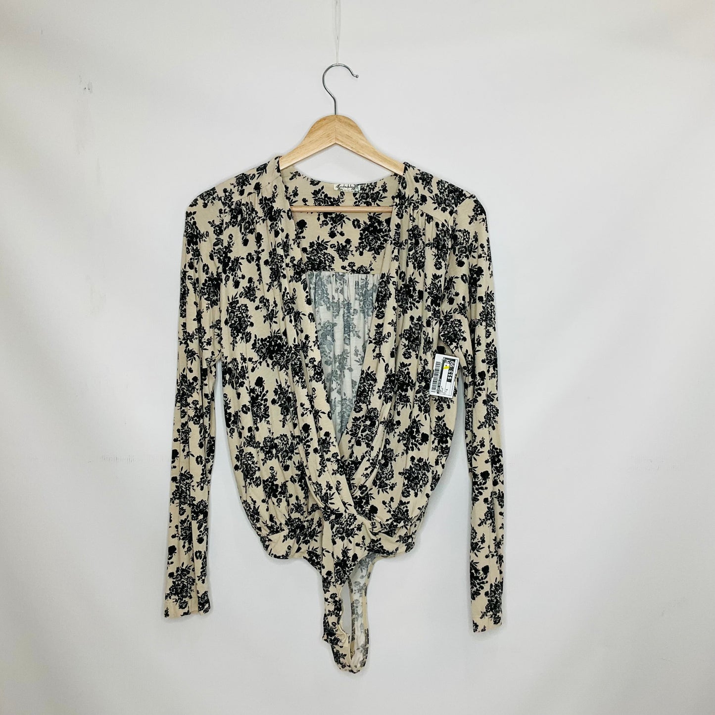 Top Long Sleeve By Free People In Cream, Size: S