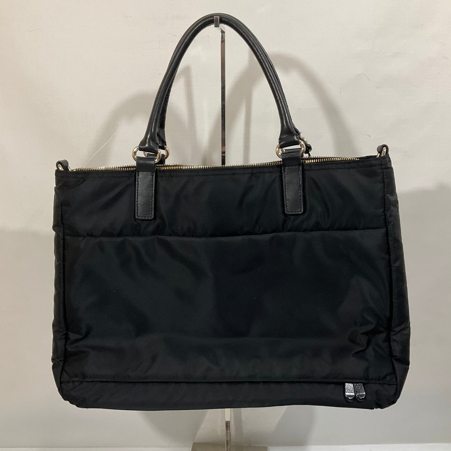 Handbag By Clothes Mentor, Size: Medium