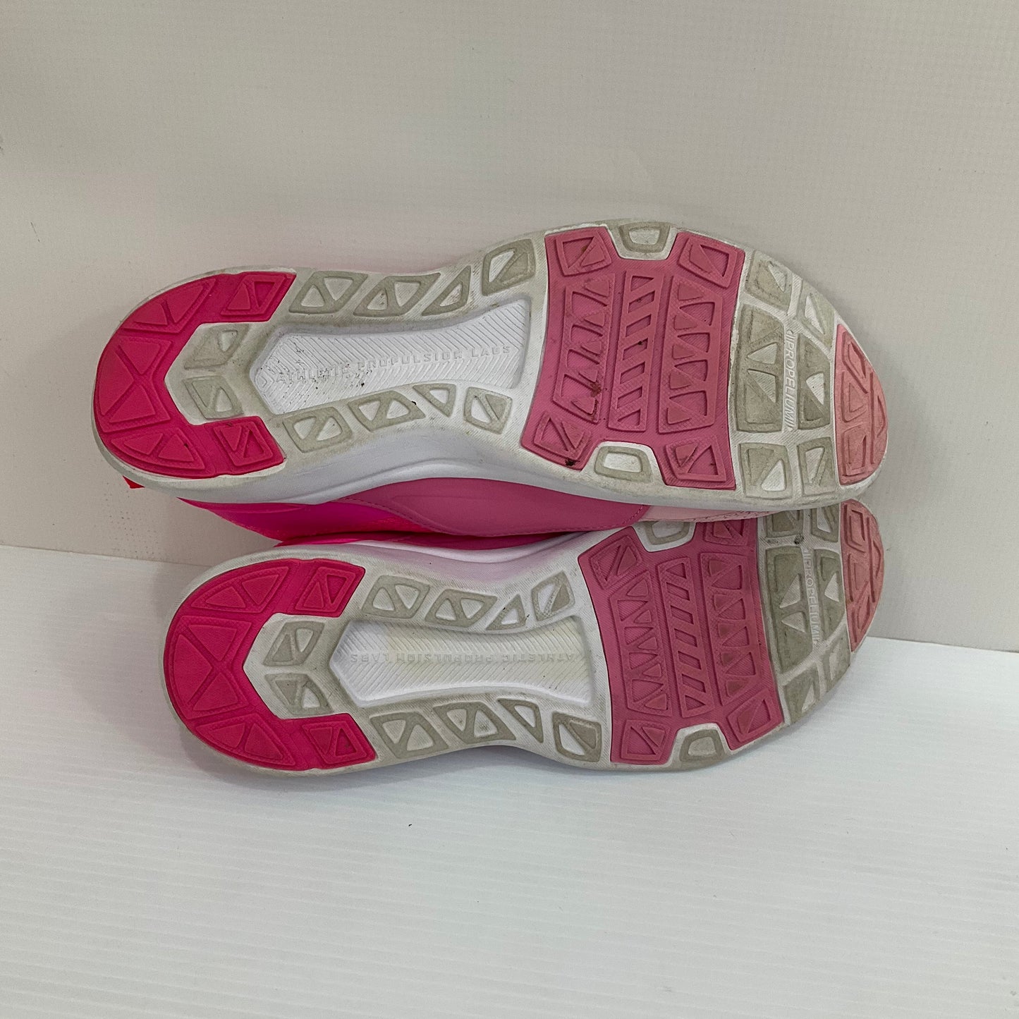 Shoes Athletic By Cma In Pink, Size: 8.5