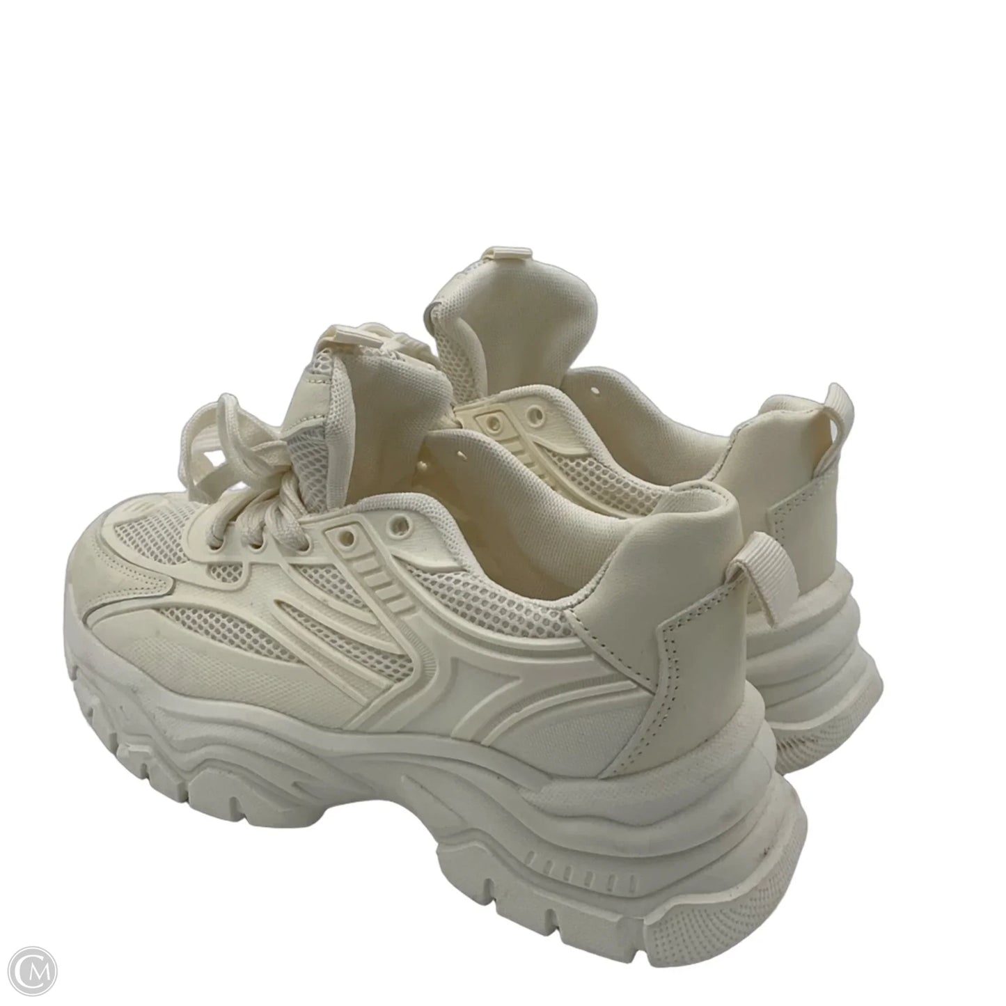 Shoes Sneakers By Clothes Mentor In Cream, Size: 9.5