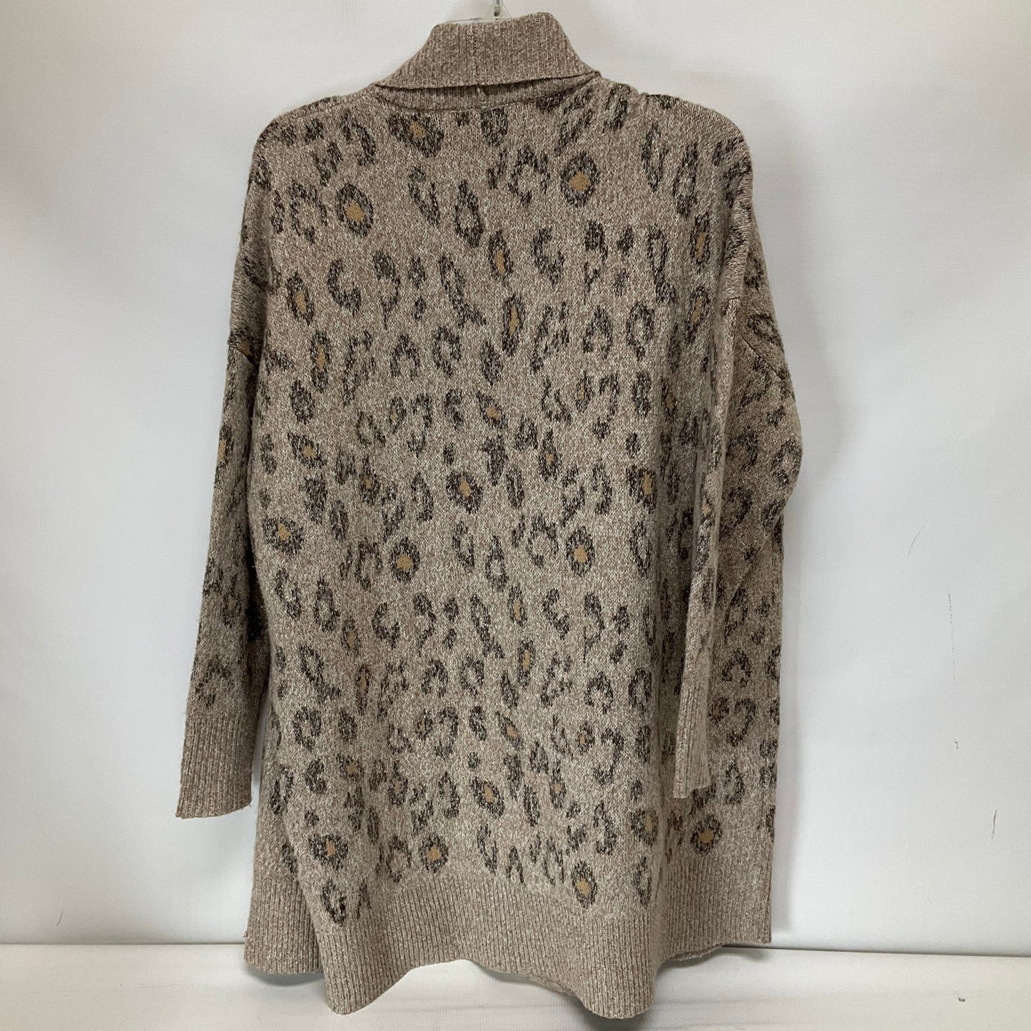 Sweater Cardigan By Cupcakes And Cashmere  Size: M