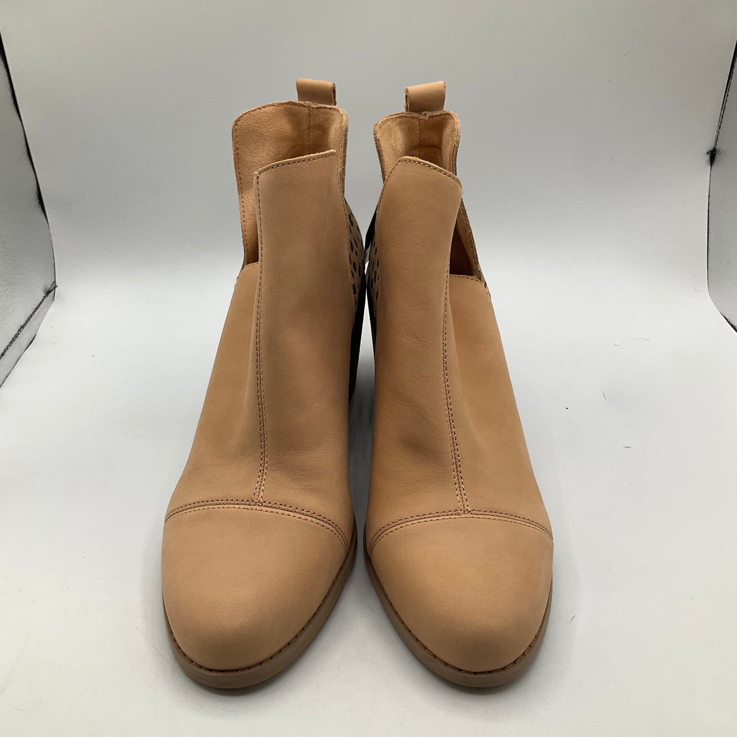 Boots Ankle Flats By Toms In Tan, Size: 10