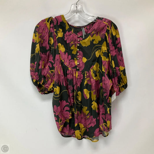 Top Short Sleeve By Anthropologie In Grey & Pink, Size: M