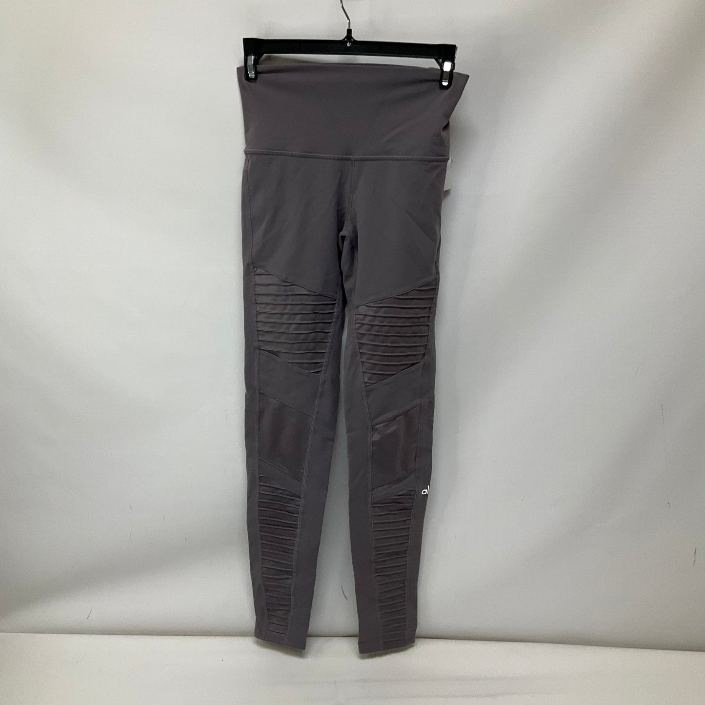 Athletic Leggings By Alo In Grey, Size: S