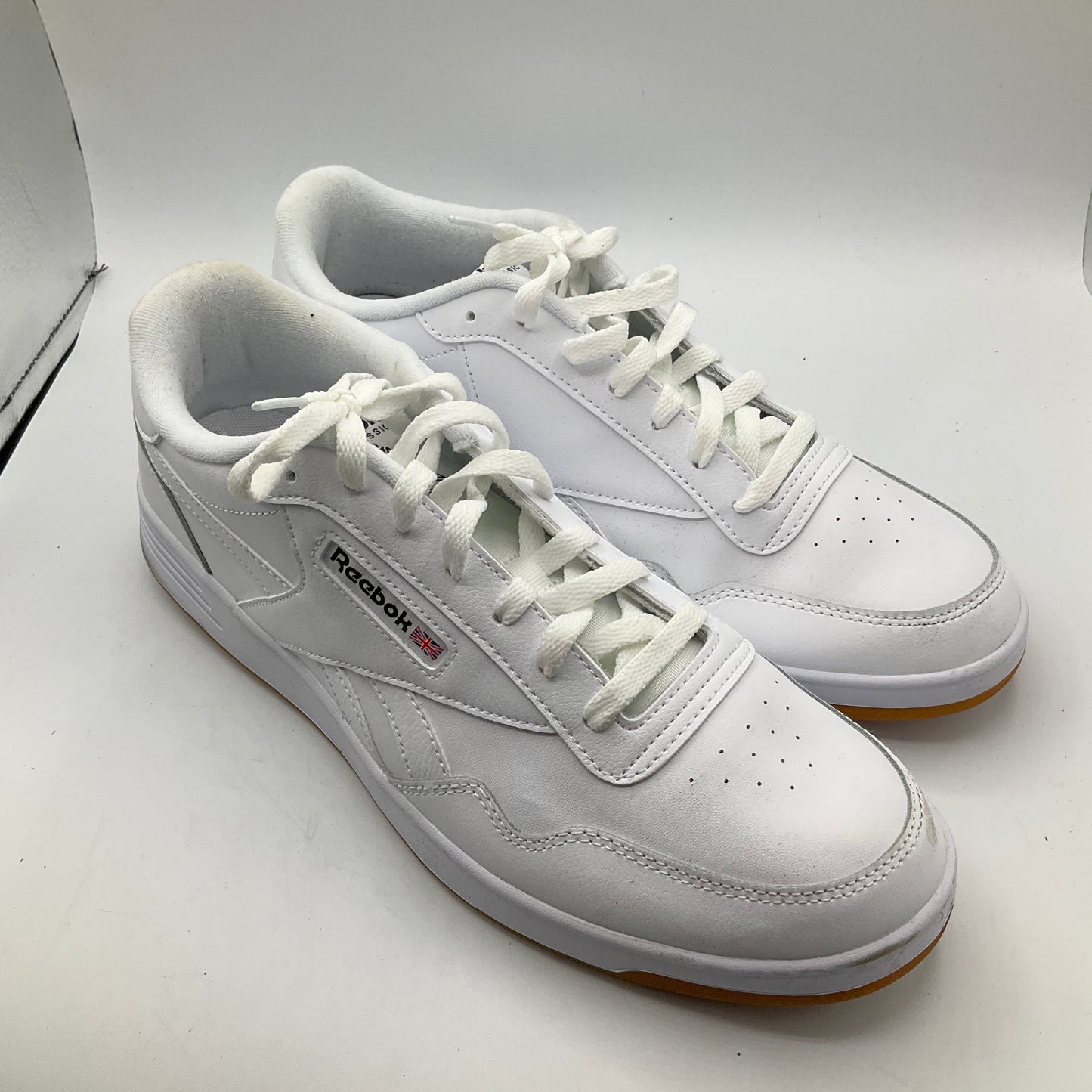 Shoes Sneakers By Reebok In White, Size: 13