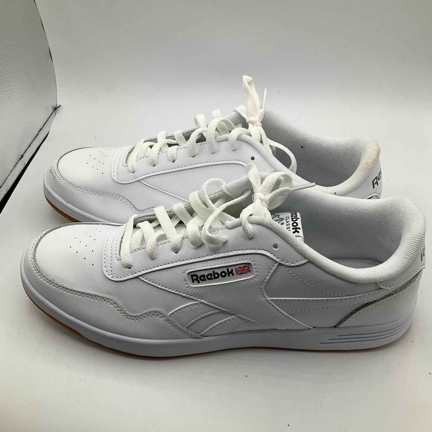 Shoes Sneakers By Reebok In White, Size: 13