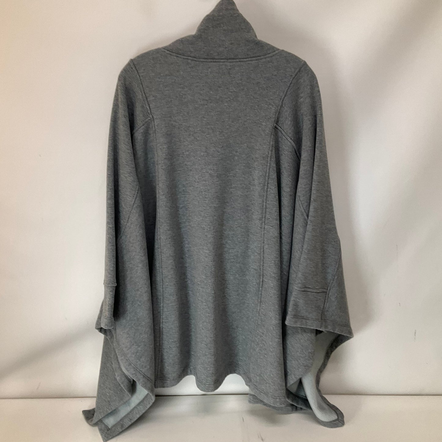 Poncho By Ugg In Grey, Size: S