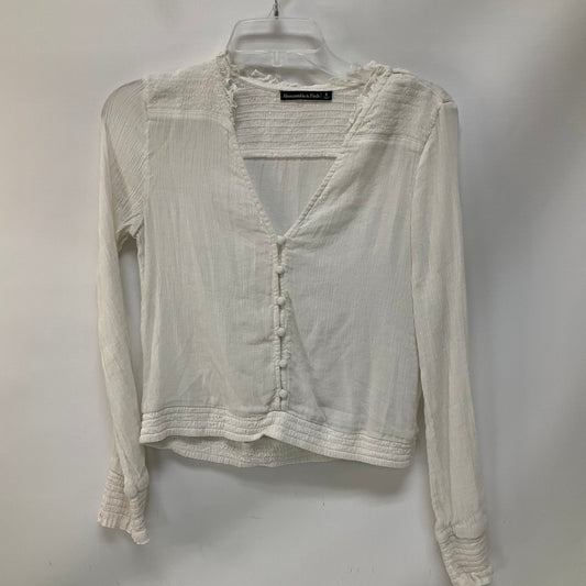 Top Long Sleeve By Abercrombie And Fitch In White, Size: S