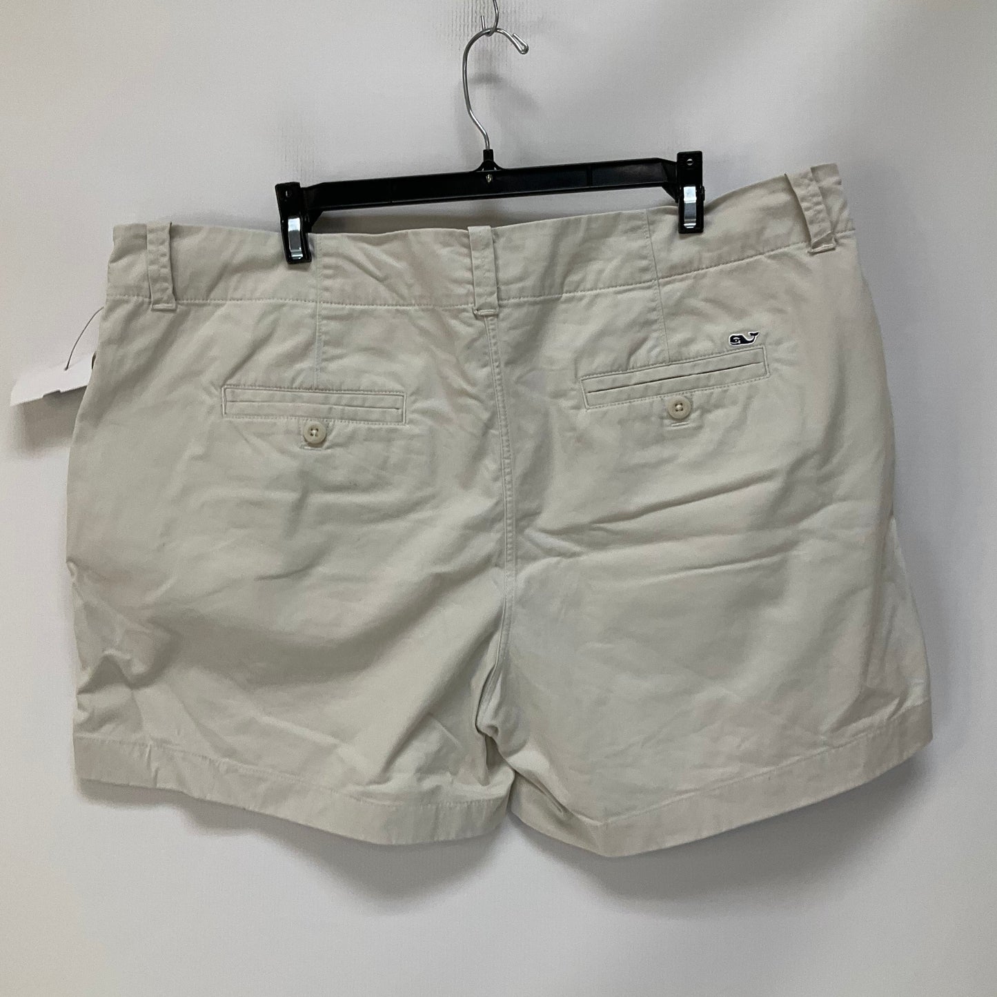 Tan Shorts Vineyard Vines, Size 16