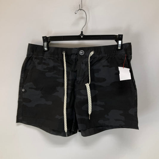 Shorts By Vuori In Camouflage Print, Size: S