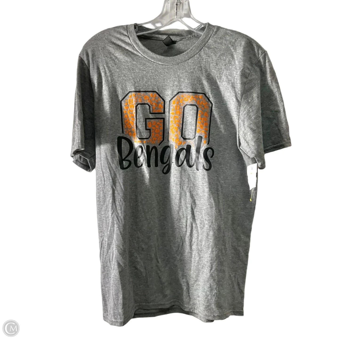 Top Short Sleeve By Gildan In Grey, Size: M