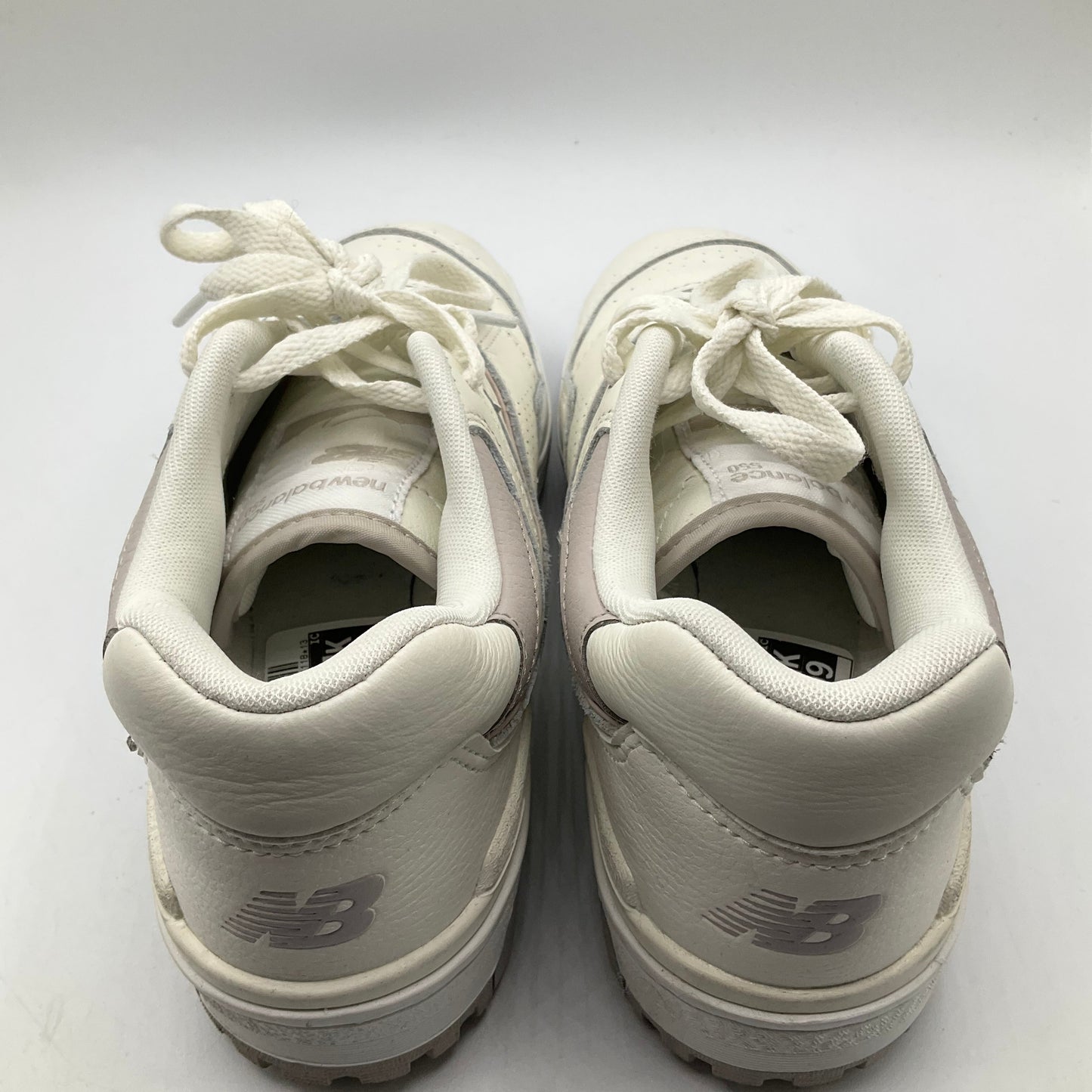 Shoes Sneakers By New Balance In White, Size: 7