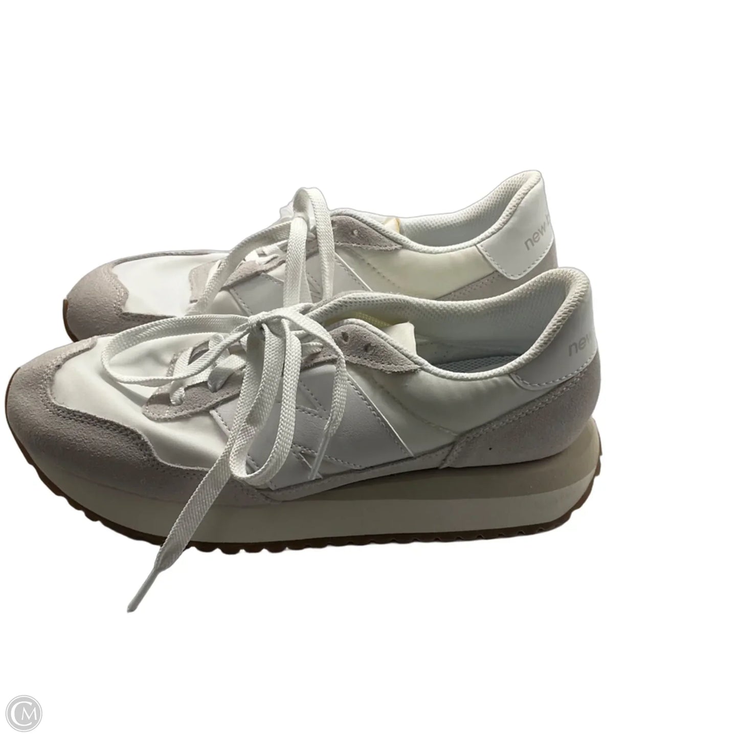 Shoes Athletic By New Balance In White, Size: 9