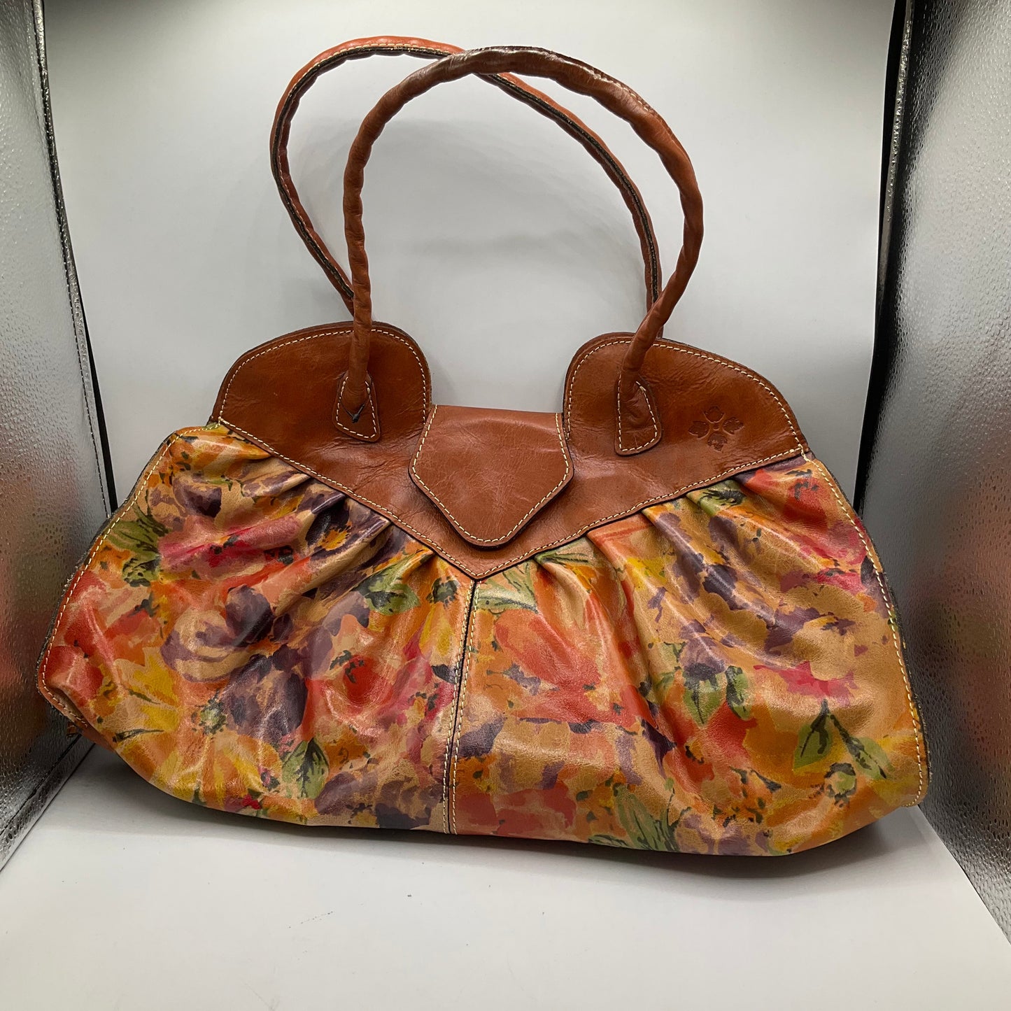 Handbag Designer Patricia Nash, Size Medium