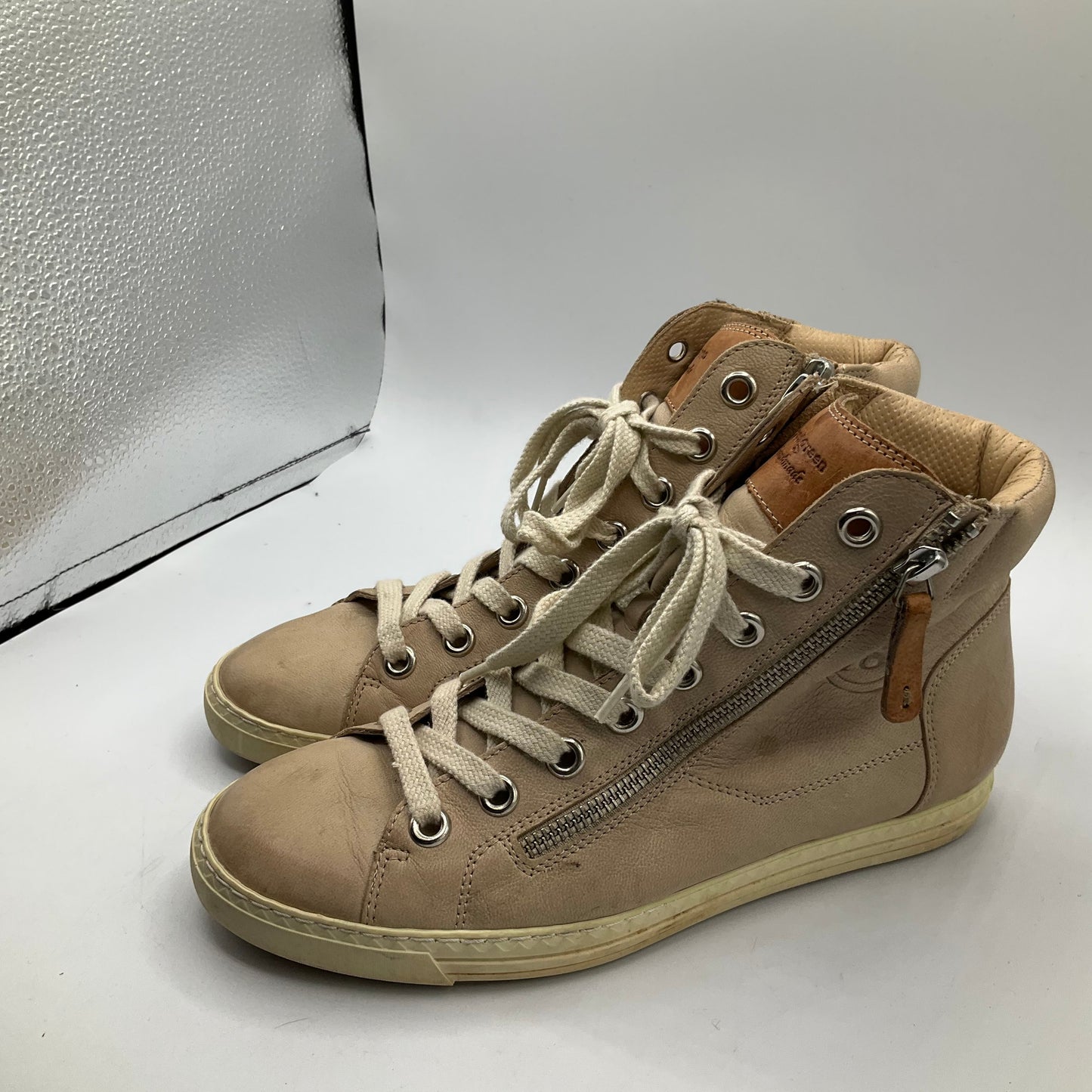 Shoes Sneakers By Paul Green In Tan, Size: 5