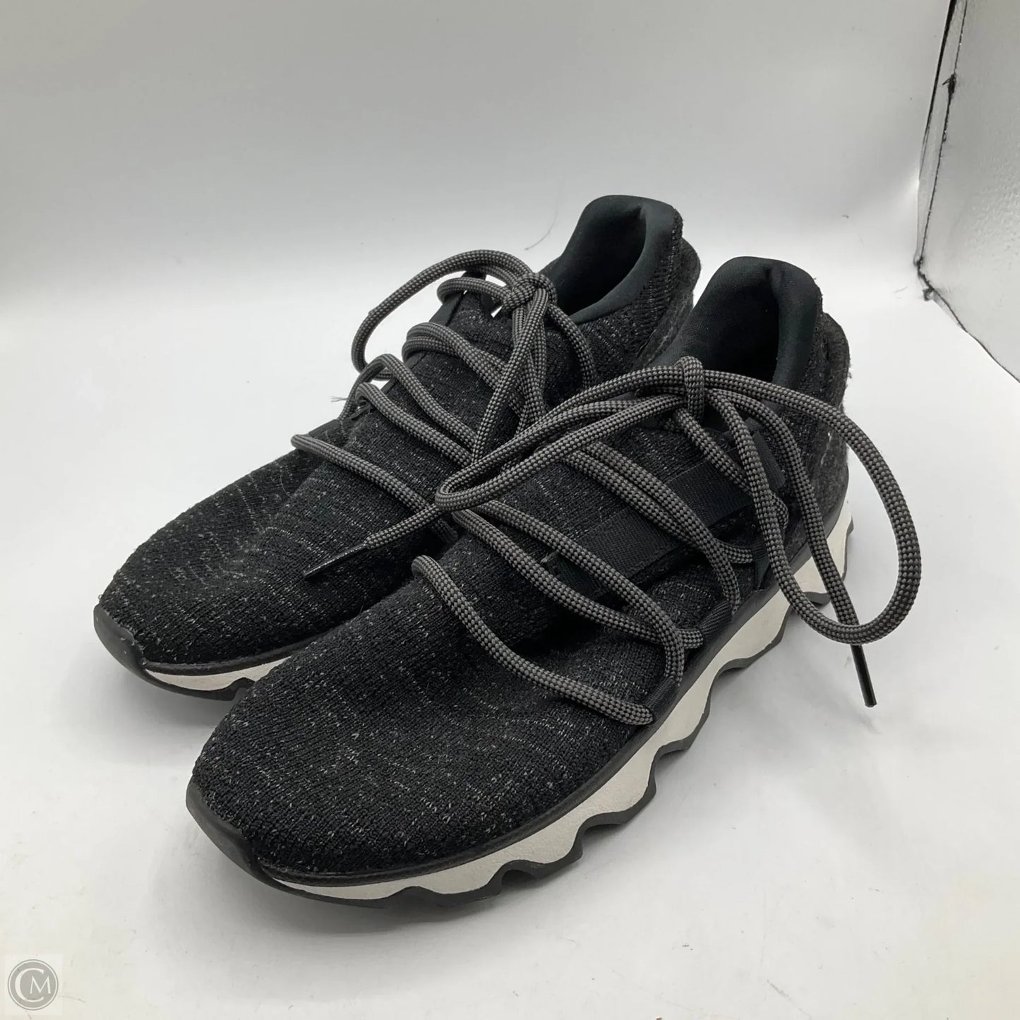 Shoes Sneakers By Sorel In Black, Size: 6.5