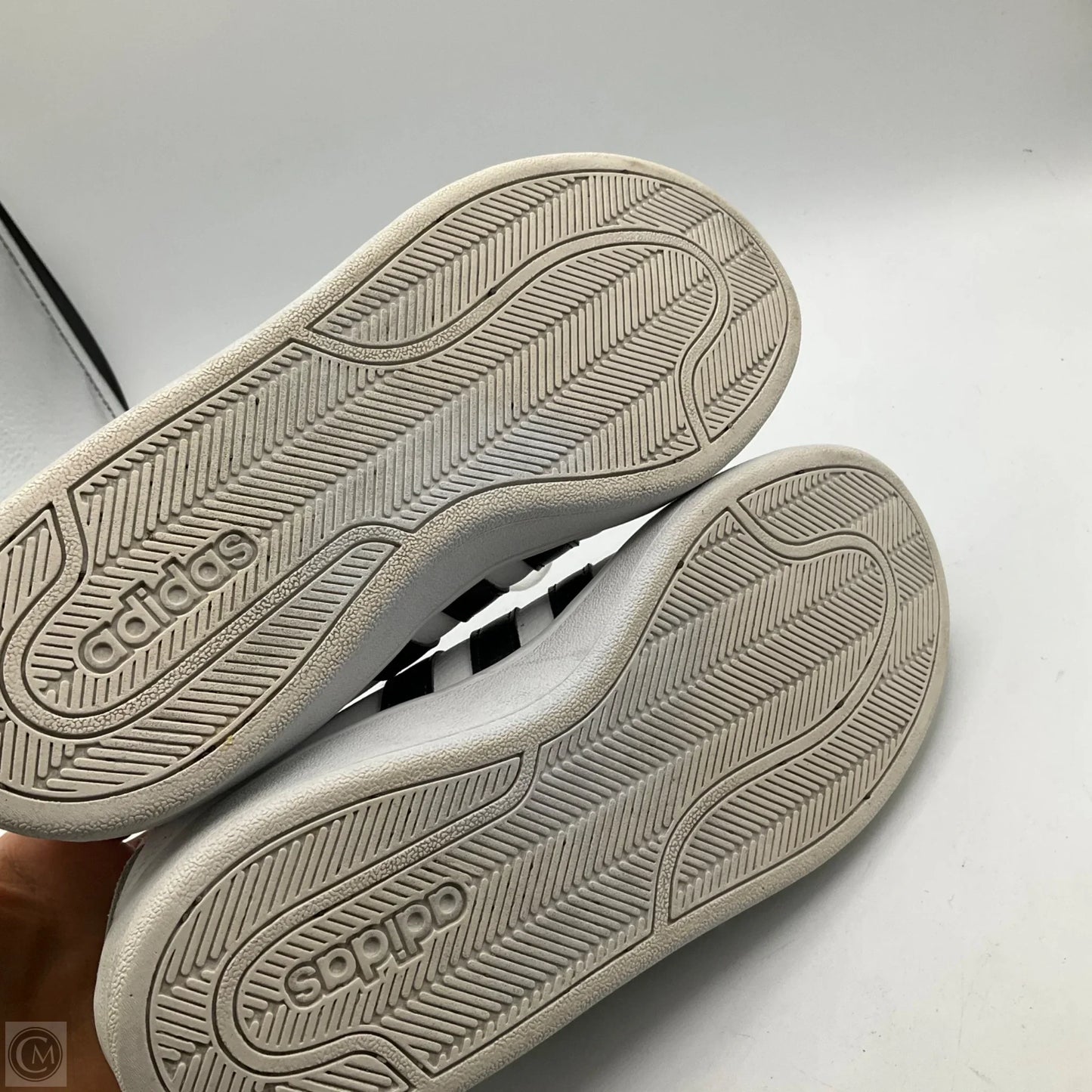 Shoes Sneakers By Adidas In White, Size: 7