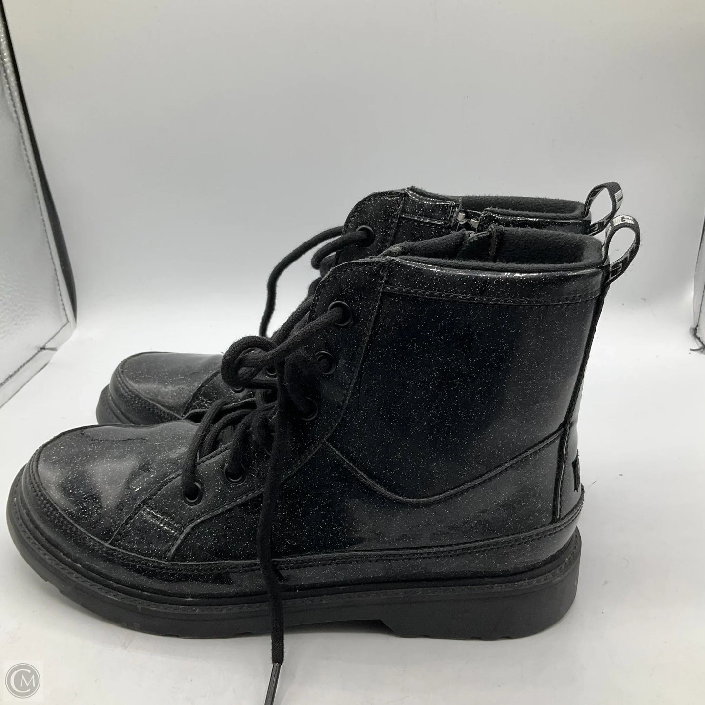 Boots Designer By Ugg In Black, Size: 6