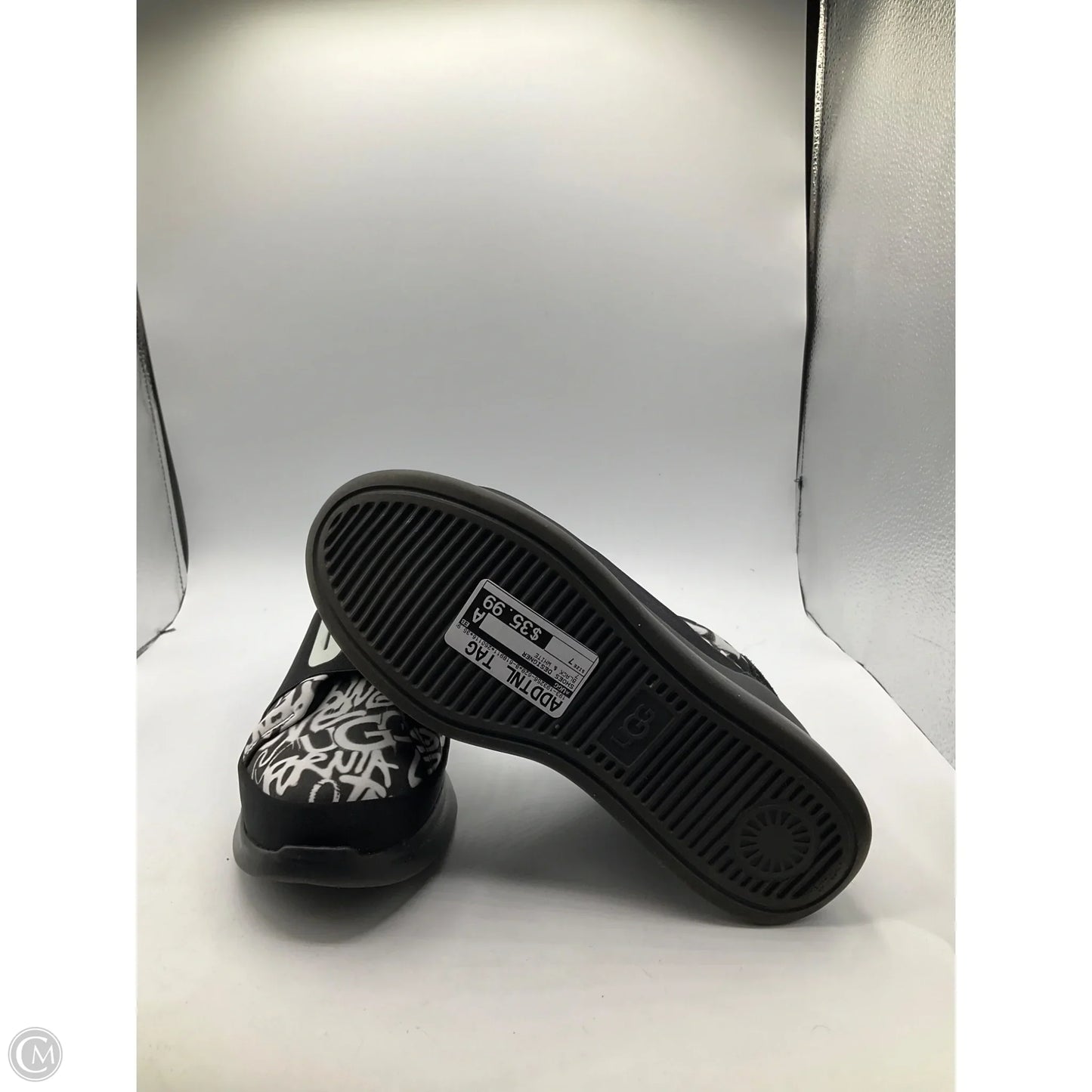 Shoes Designer By Ugg In Black & White, Size: 7