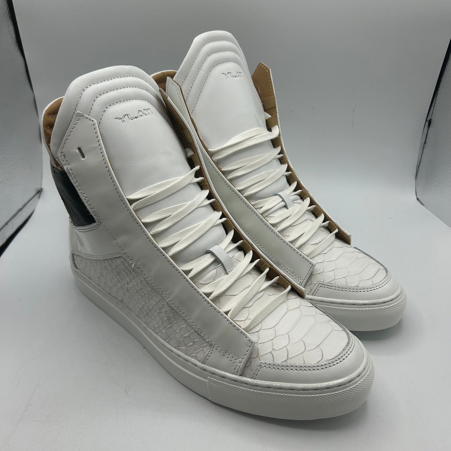 White Shoes Luxury Designer Cma, Size 12