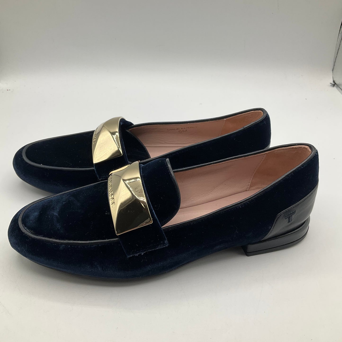 Navy Shoes Flats Taryn Rose, Size 5