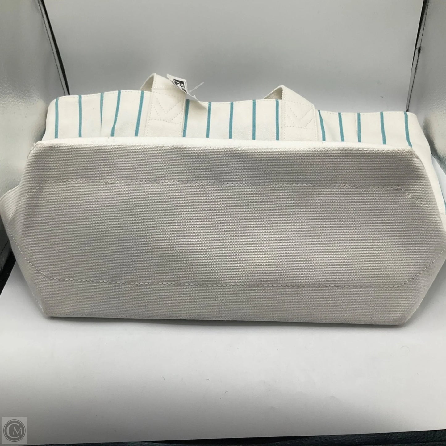 Tote By Vineyard Vines, Size: Medium