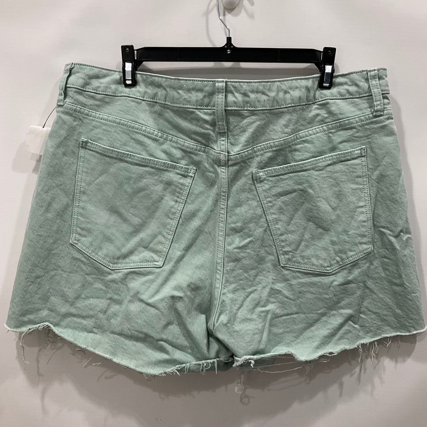 Shorts By Universal Thread  Size: 16