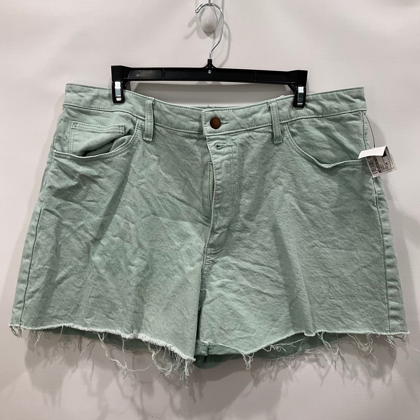 Shorts By Universal Thread  Size: 16