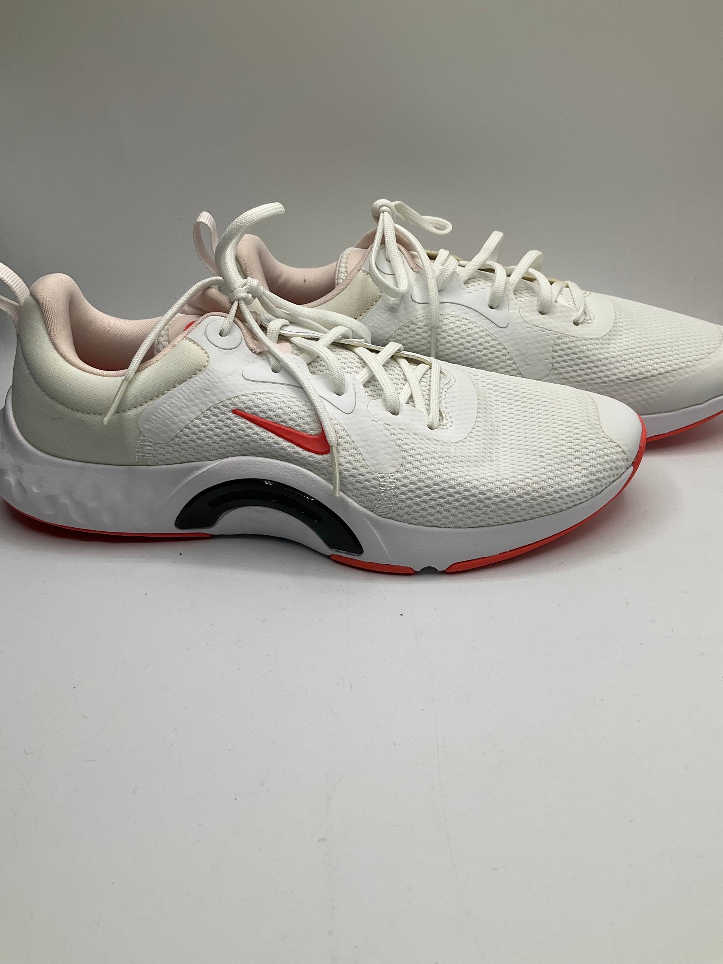 Shoes Athletic By Nike In White, Size: 9.5