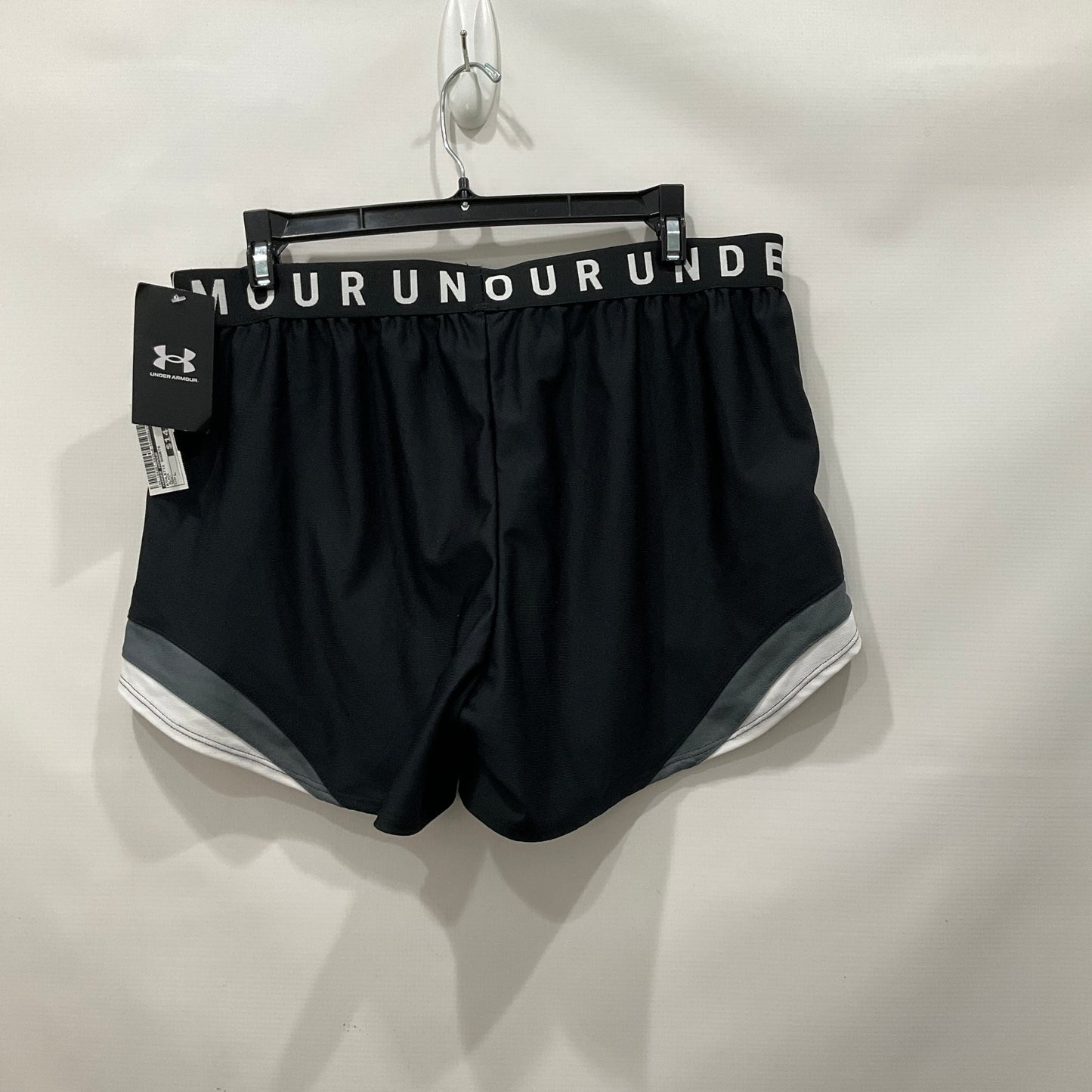 Black Athletic Shorts Under Armour, Size L