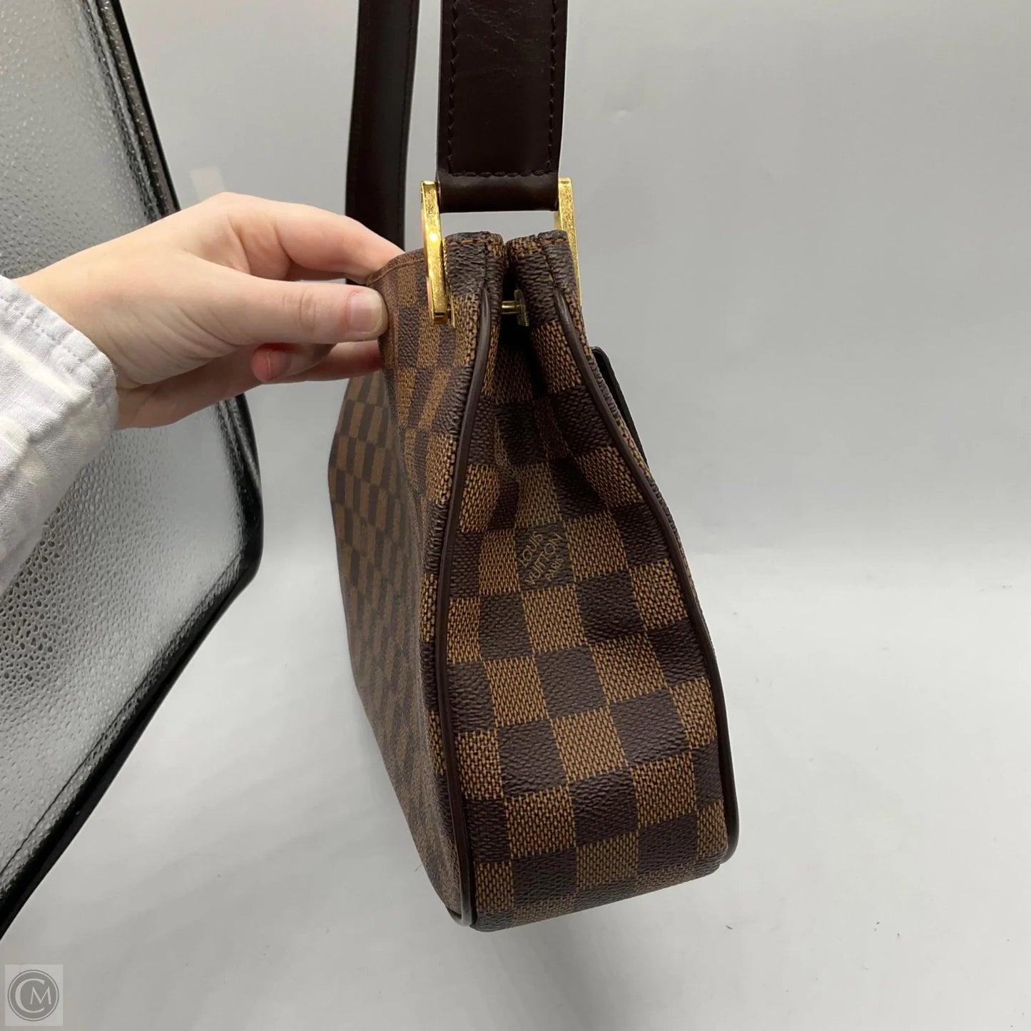 Handbag Luxury Designer By Louis Vuitton, Size: Medium