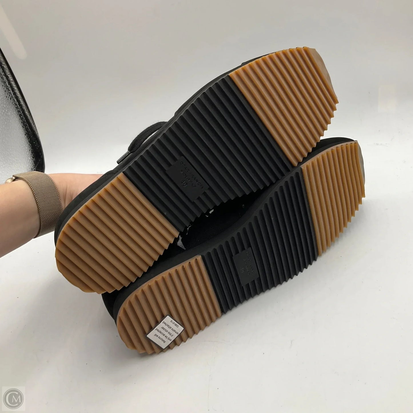 Shoes Sneakers By Dear Frances In Black, Size: 10