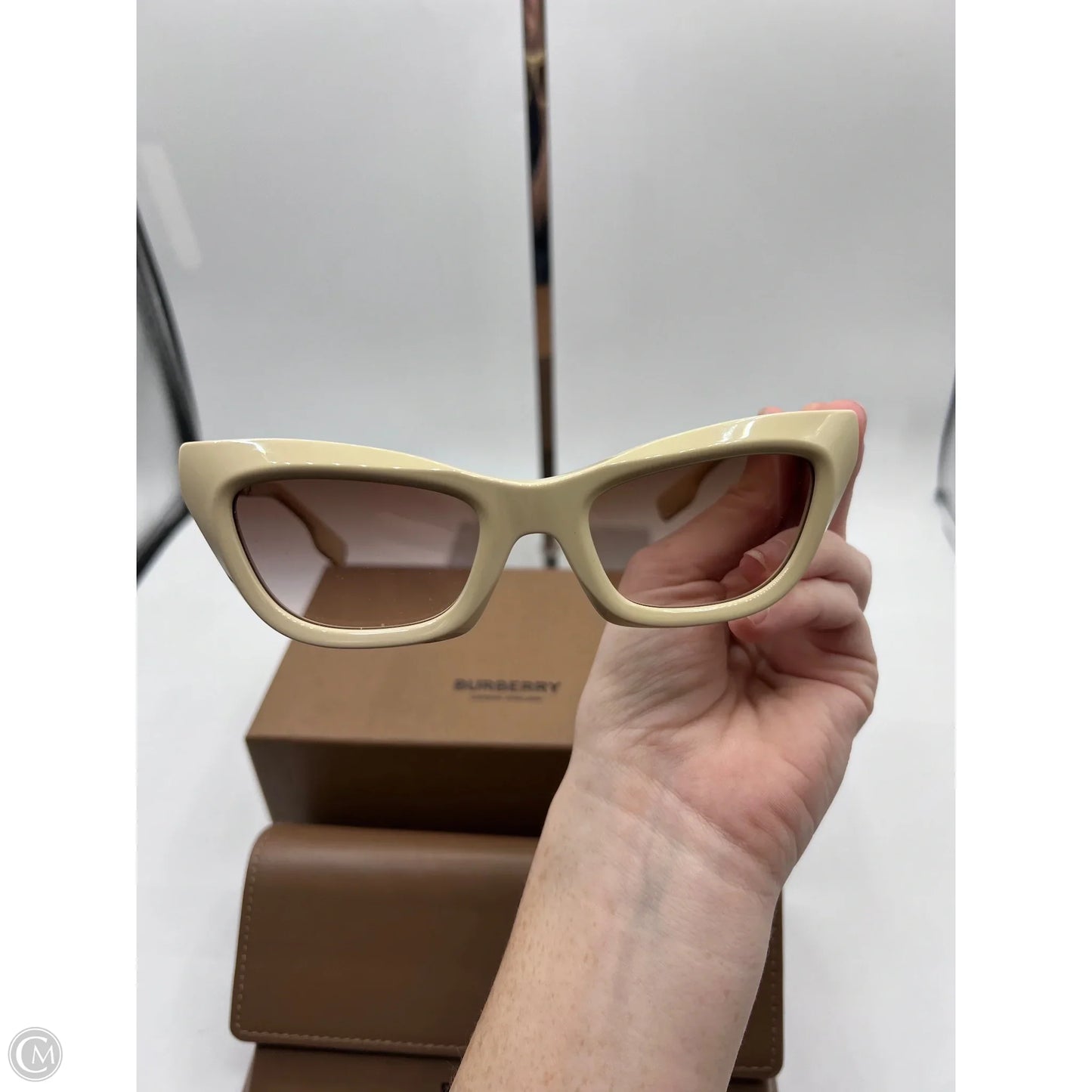 Sunglasses Luxury Designer By Burberry, Size: Medium