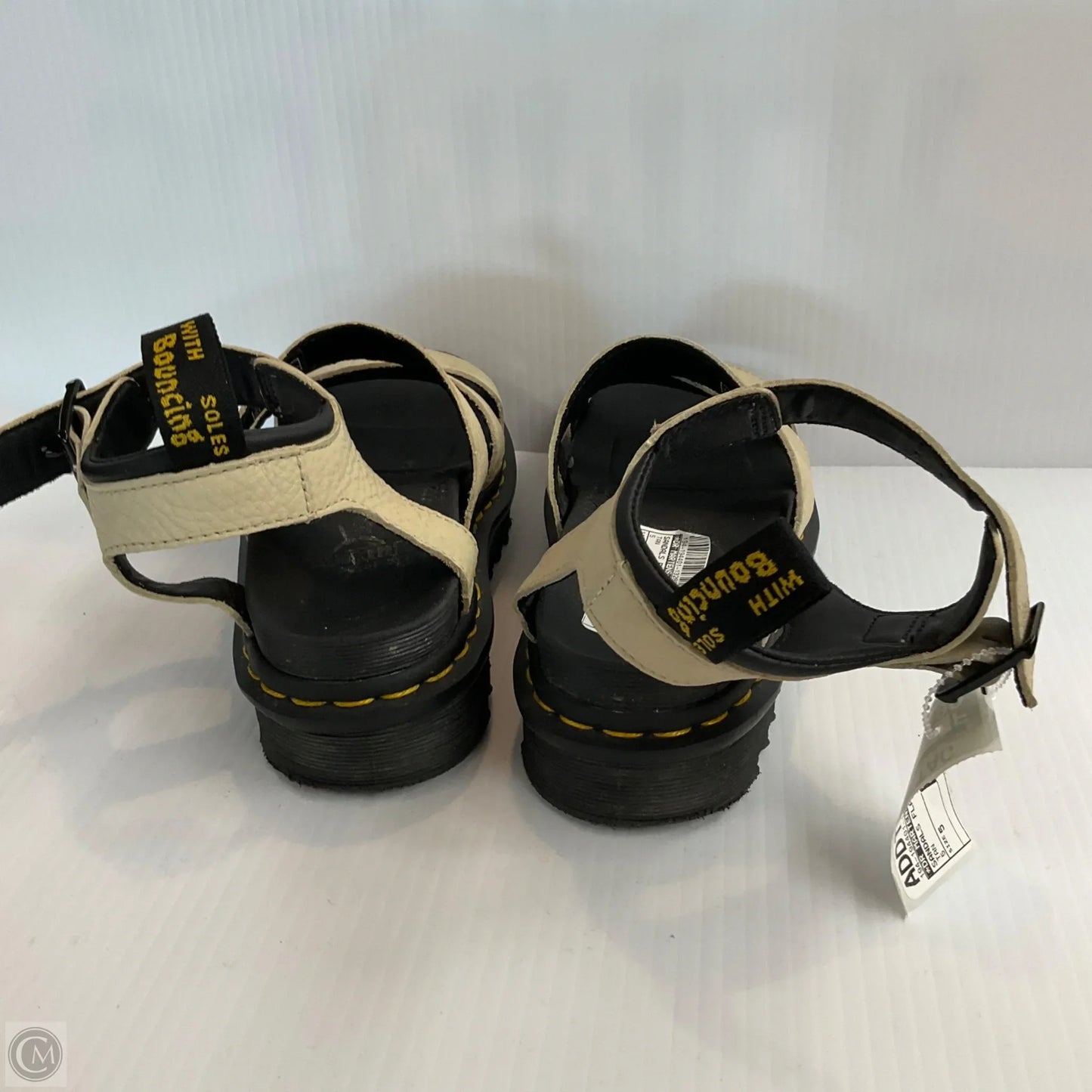 Sandals Flats By Dr Martens In Tan, Size: 5