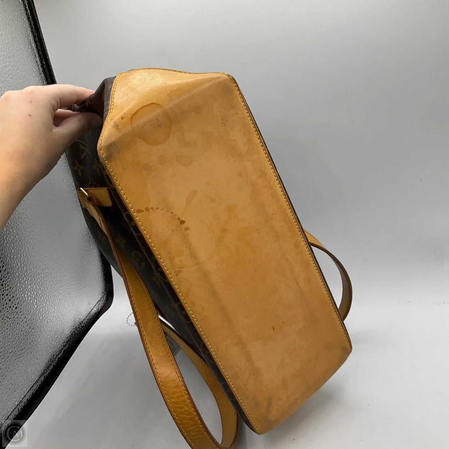 Handbag Luxury Designer By Louis Vuitton, Size: Medium