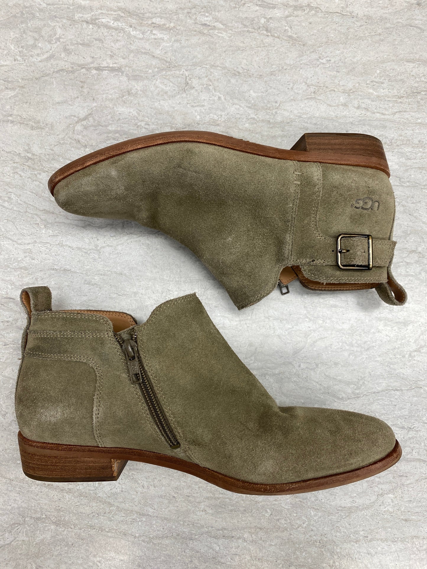 Boots Designer By Ugg In Green, Size: 9.5