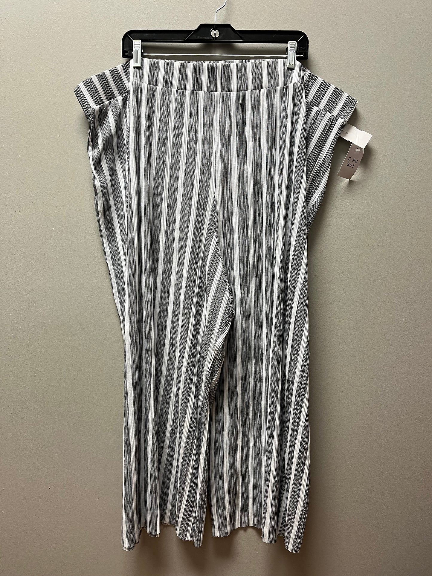 Pants Set 2pc By Cato In Striped Pattern, Size: 3x