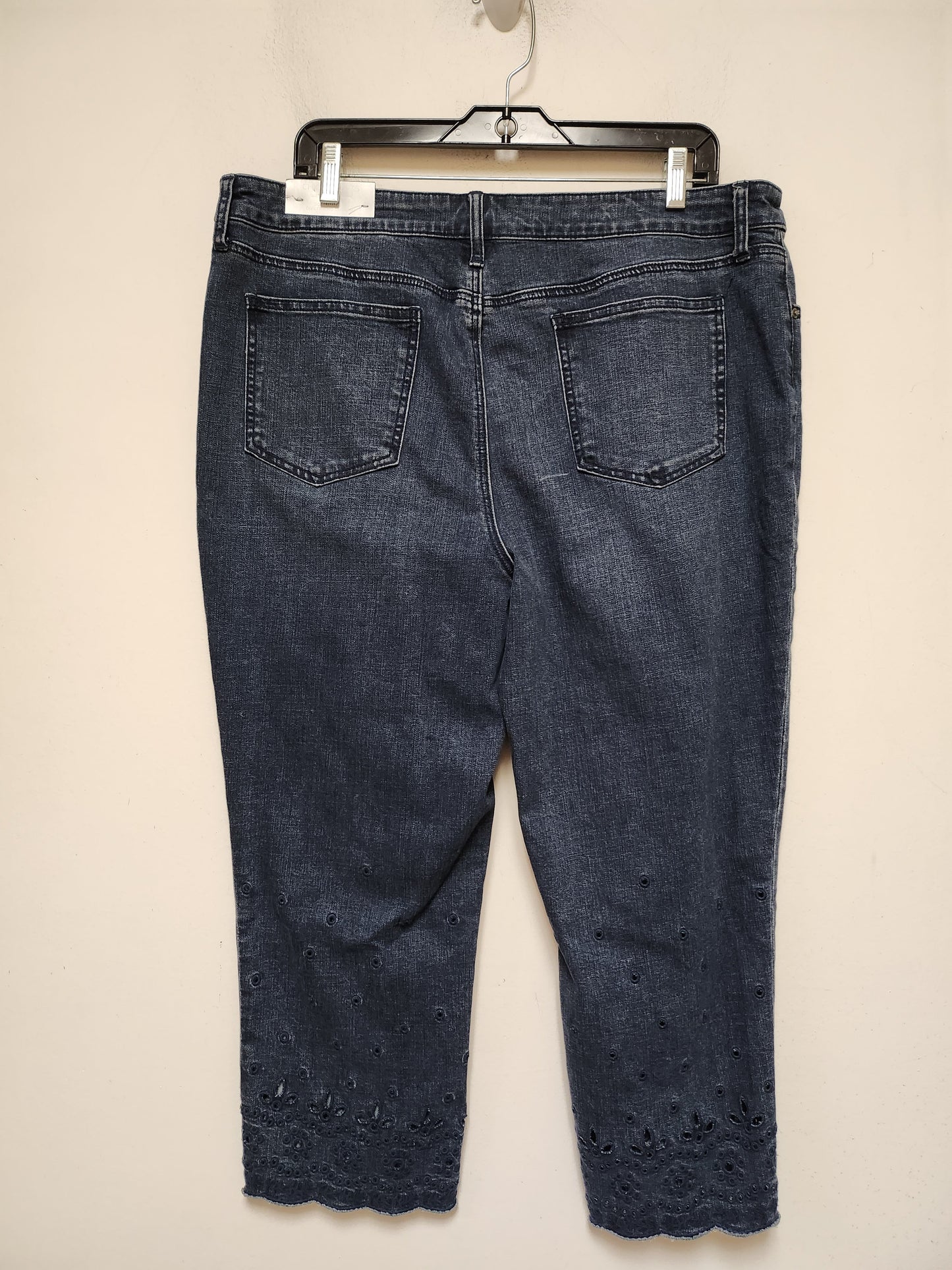 Jeans Cropped By Chicos In Blue Denim, Size: 18