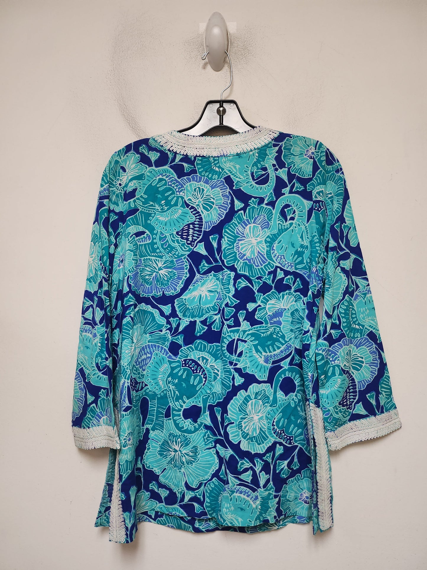 Top Long Sleeve Designer By Lilly Pulitzer In Blue & Green, Size: Xs