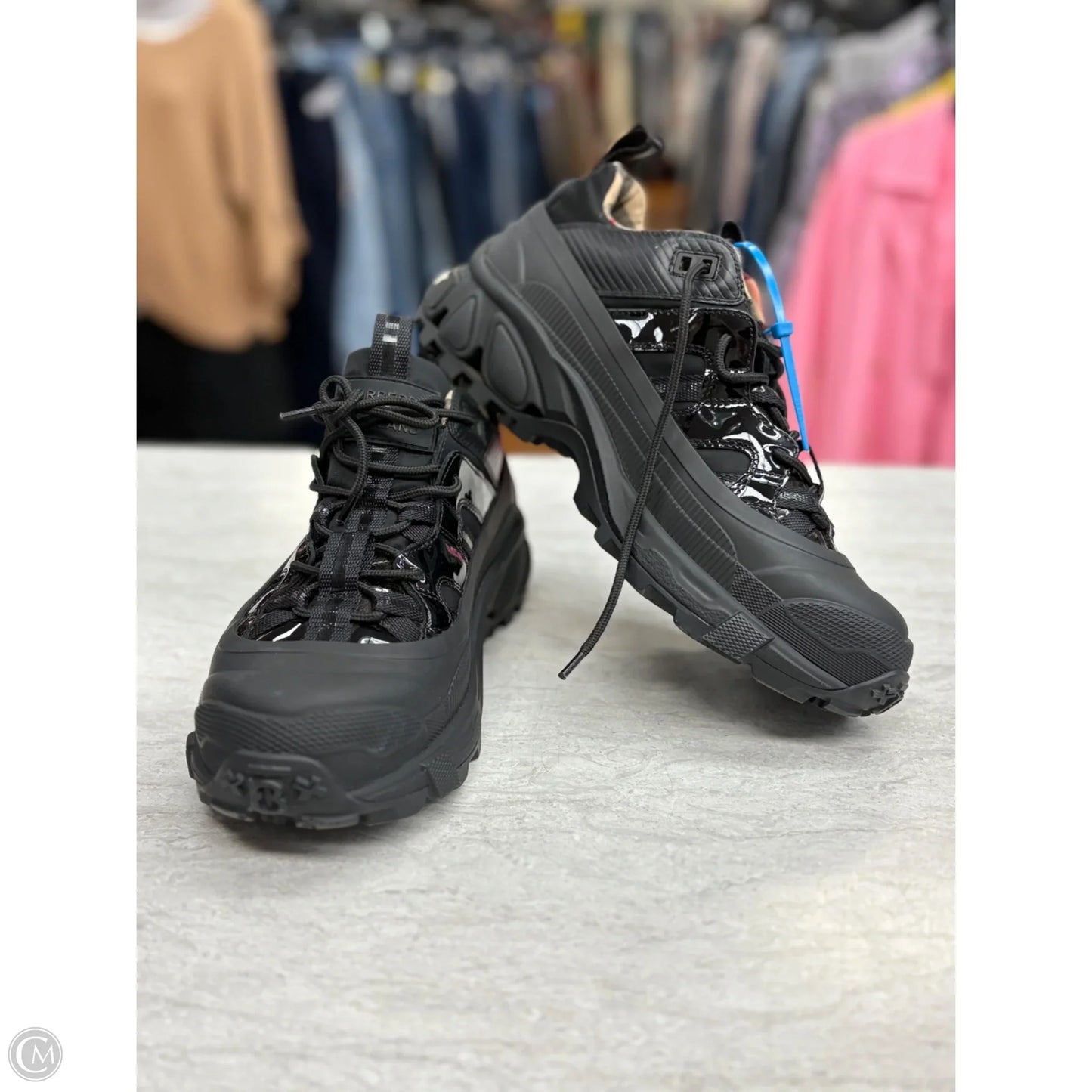 Shoes Luxury Designer By Burberry In Black, Size: 9