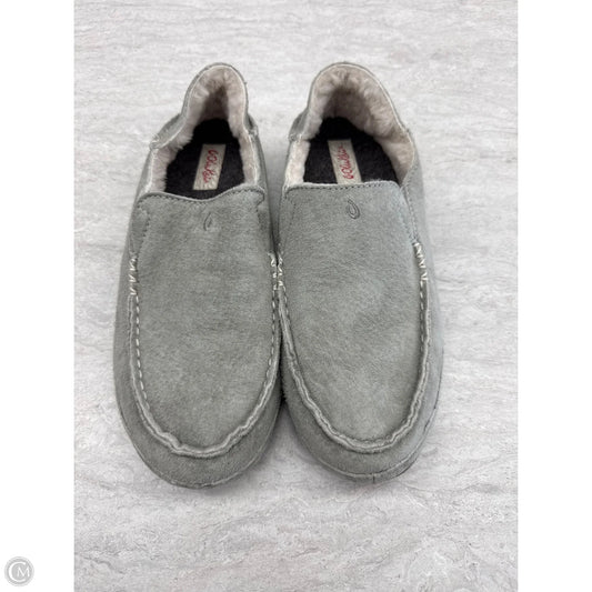 Shoes Flats By Olukai In Grey, Size: 8